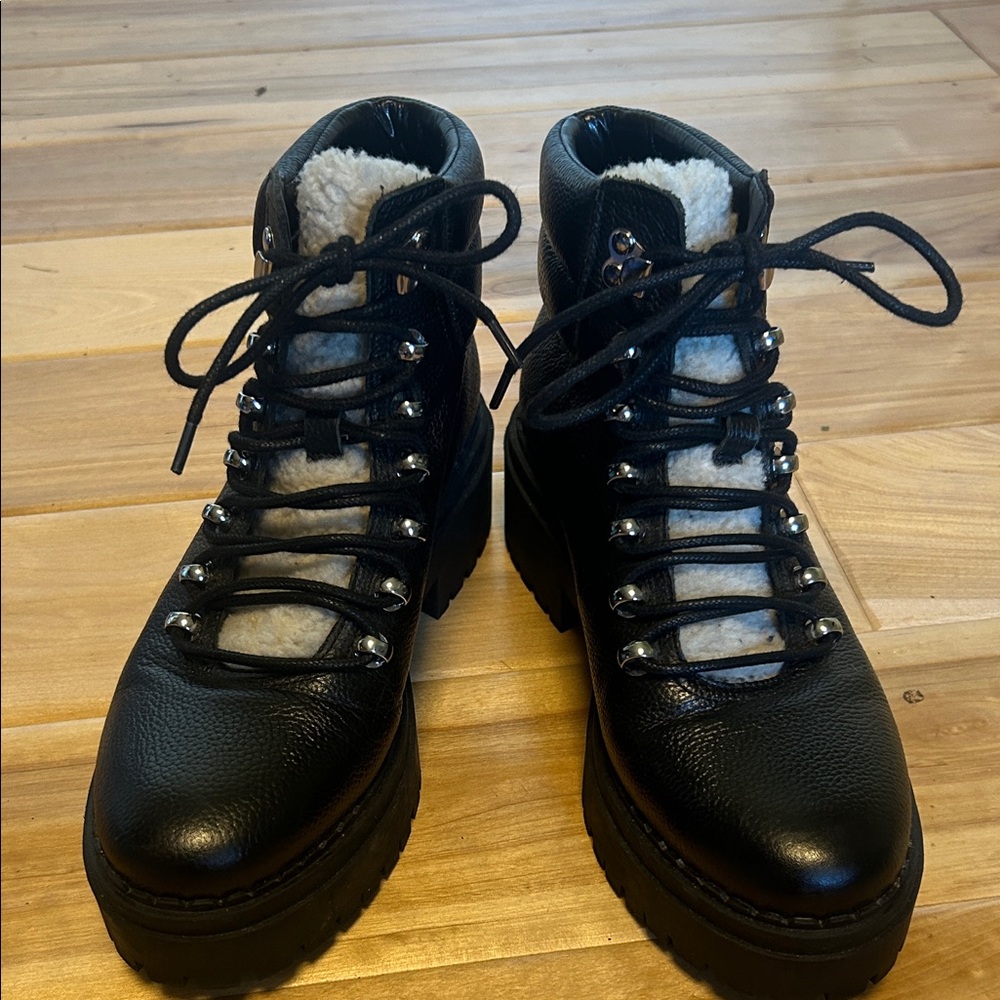 Marc Fisher Black Leather Women's Boots with fleece accent tongue.  Size 7.5